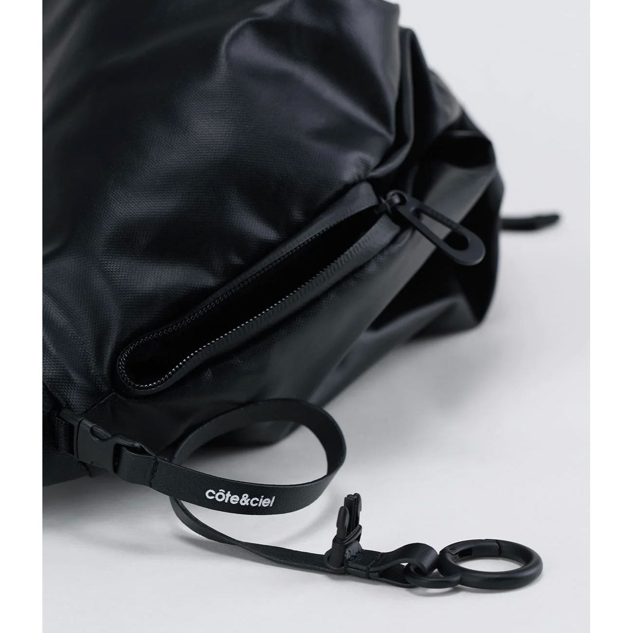 côte&ciel Orne Bag (Schwarz) - Allike Store