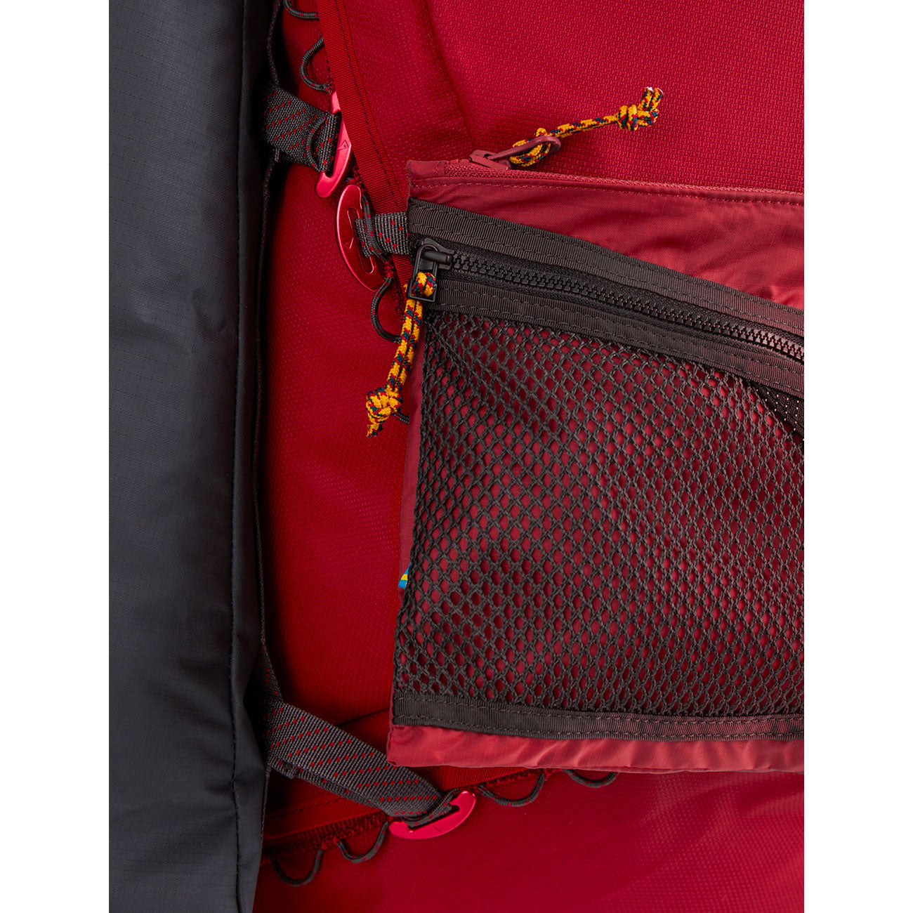 Klättermusen Algir Accessory Bag Medium (Rot / Schwarz) - Allike Store