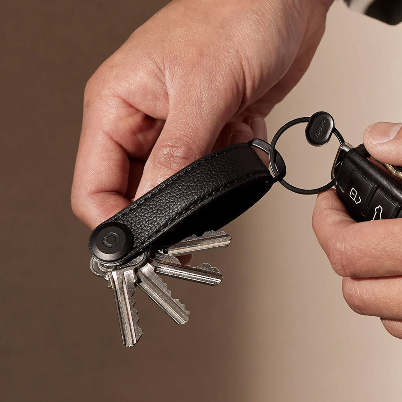 Orbitkey Key Organiser Pebbled-Leather (Schwarz) - Allike Store