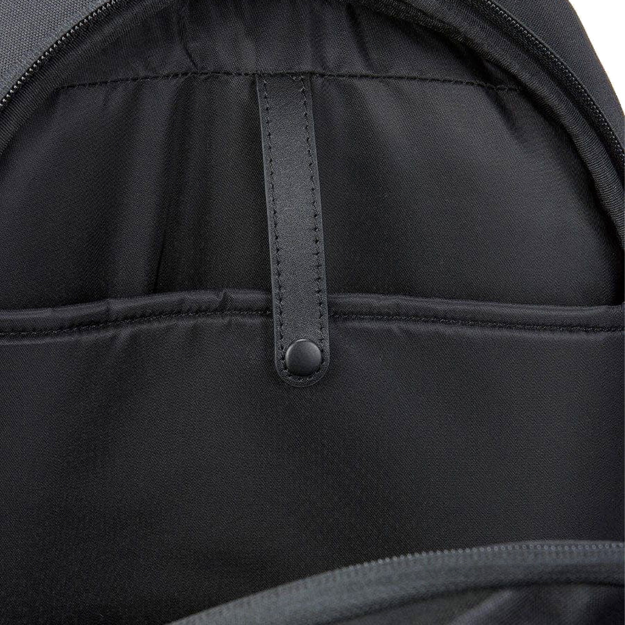 côte&ciel Isar Small EcoYarn Backpack (Schwarz) - Allike Store