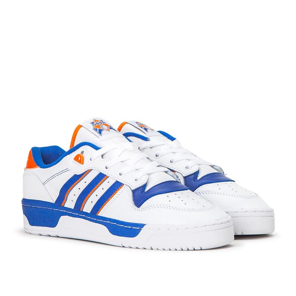 adidas Rivalry Low 'Knicks' (Weiß / Blau / Orange) - Allike Store