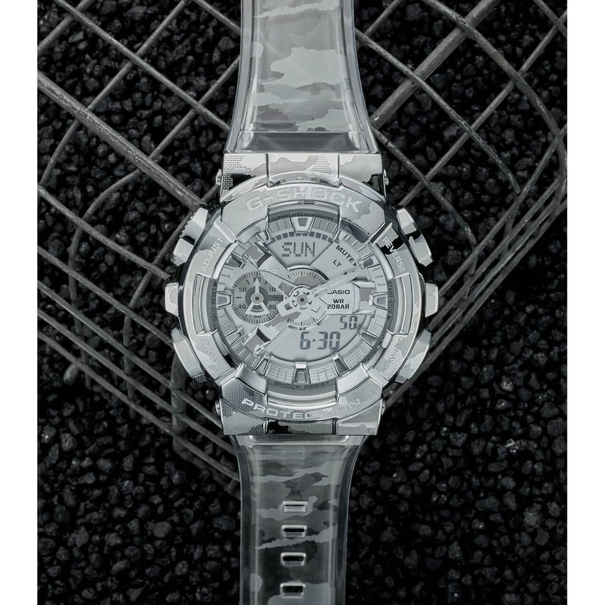 Casio G-Shock GM-110SCM-1AER (Silber / Transparent)  - Allike Store