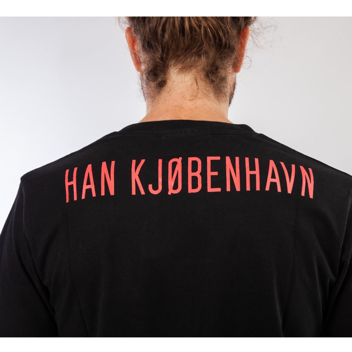 Han Kjobenhavn Casual Black Backprint Artwork T-Shirt (Schwarz) - Allike Store
