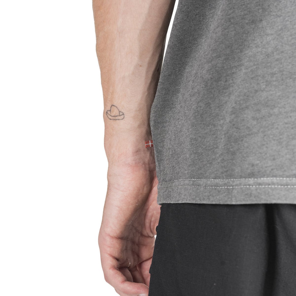 Han Kjobenhavn Casual Tee (Dunkelgrau) - Allike Store