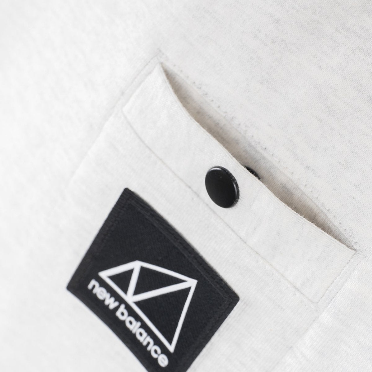 New Balance All Terrain Pocket T-Shirt (Hellgrau) - Allike Store