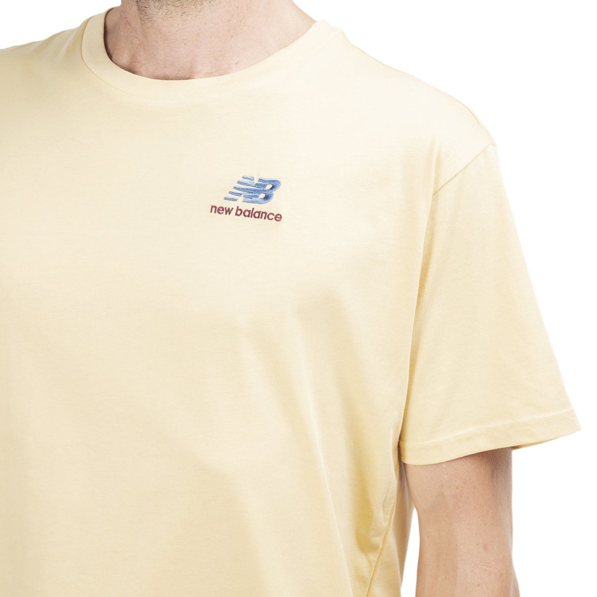 New Balance Essentials Embroidered T-Shirt (Gelb) - Allike Store