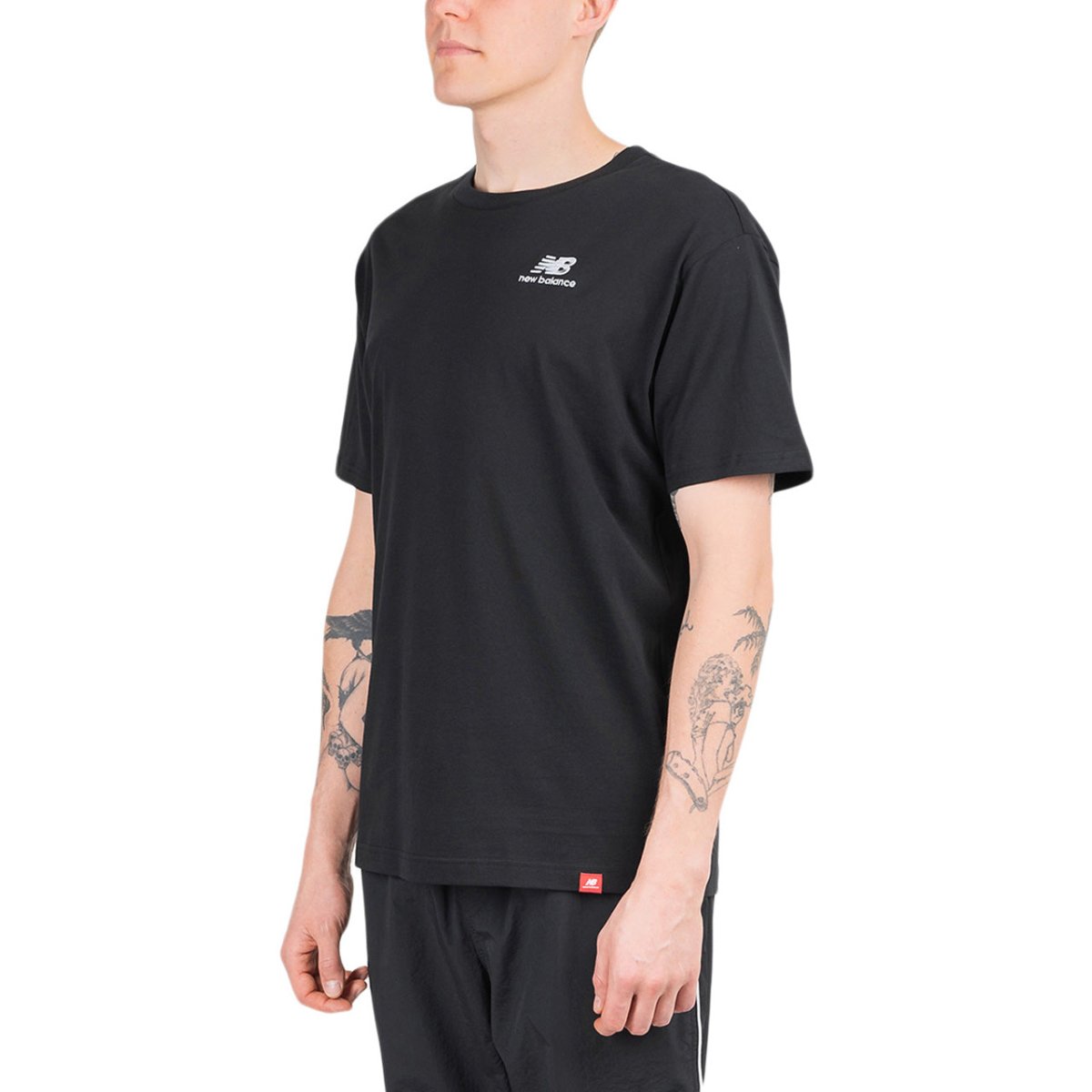 New Balance Essentials Embroidered T-Shirt (Schwarz) - Allike Store