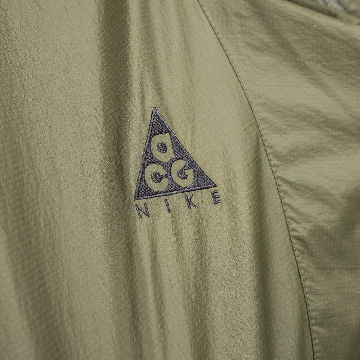Nike ACG Lightweight Jacket (Olive / Schwarz) - Allike Store