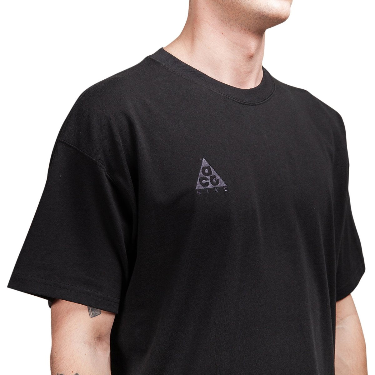 Nike ACG Logo T-Shirt (Schwarz) - Allike Store