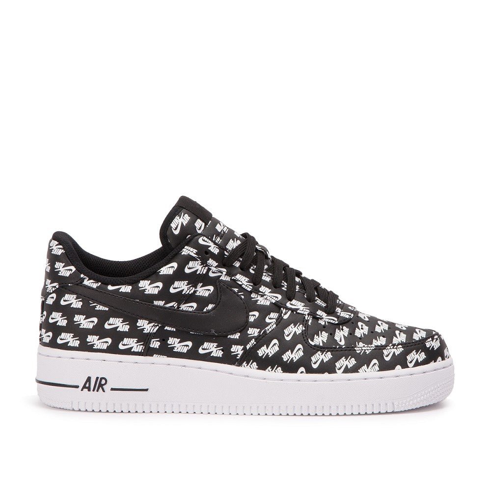 Nike Air Force 1 '07 Low QS 'Logos Pack' (Schwarz)  - Allike Store