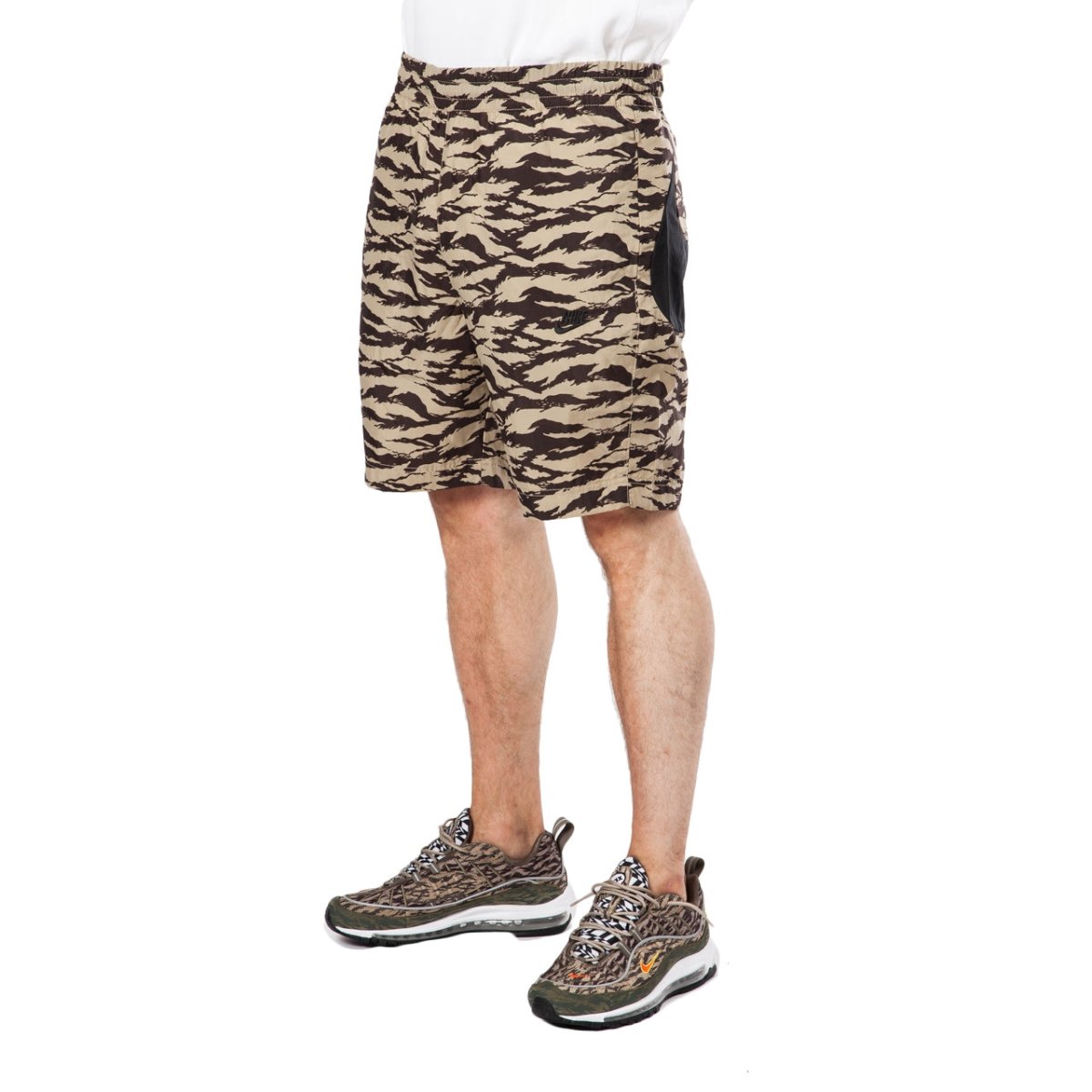 Nike NSW Printed Swoosh Woven Shorts (Khaki / Schwarz) - Allike Store