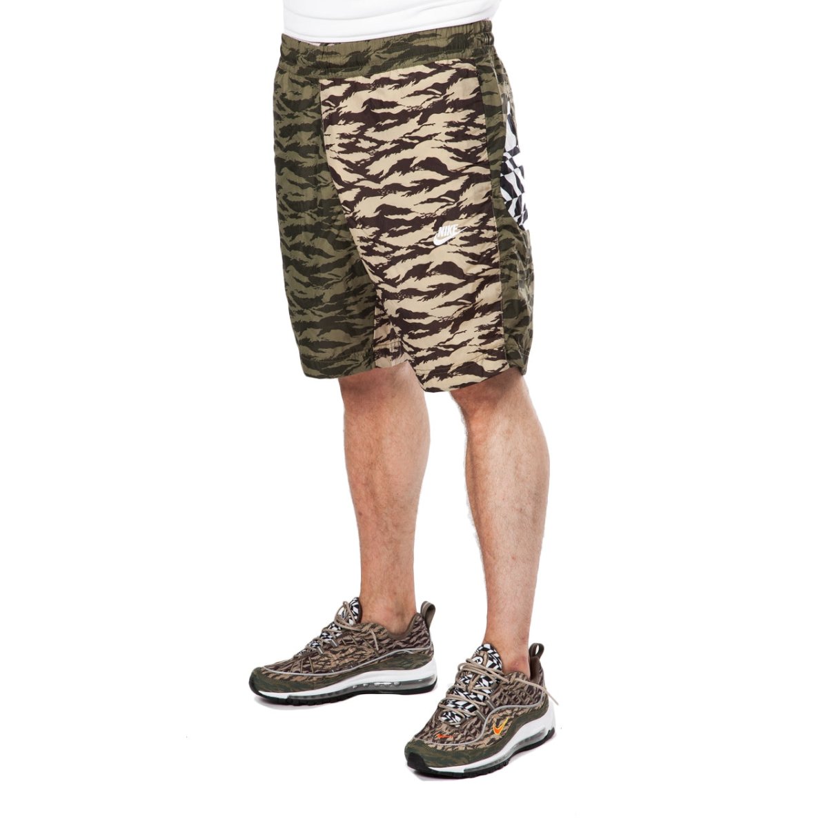 Nike NSW Printed Swoosh Woven Shorts (oliv / weiß) - Allike Store