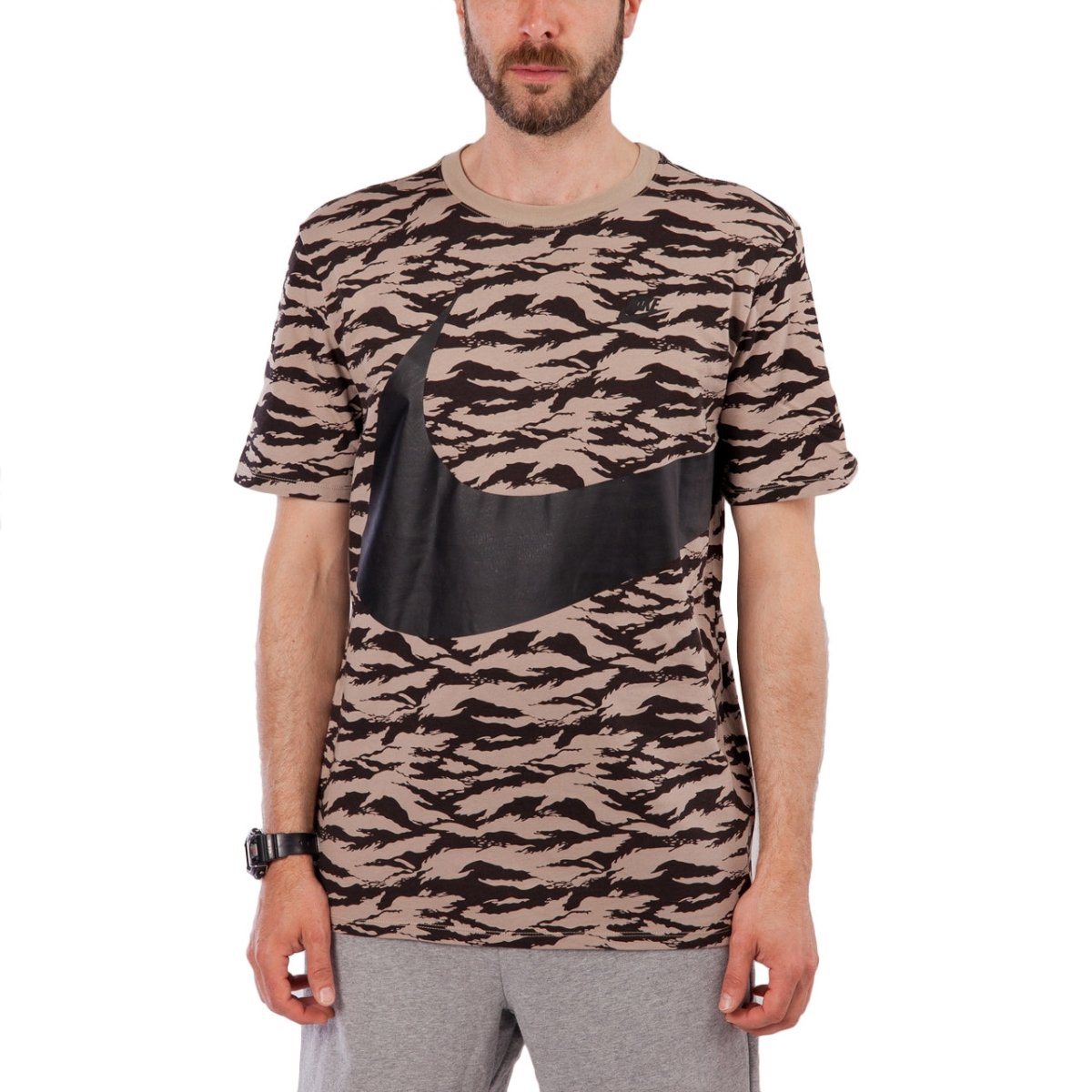 Nike Sportswear T-Shirt (Khaki / Schwarz) - Allike Store