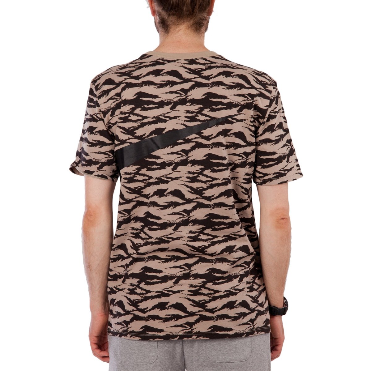 Nike Sportswear T-Shirt (Khaki / Schwarz) - Allike Store