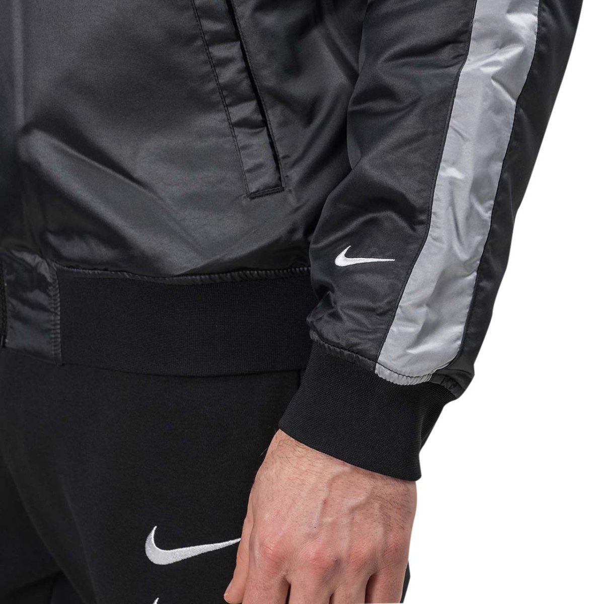 Nike Swoosh Reversible Woven Bomber Jacket (Schwarz)  - Allike Store