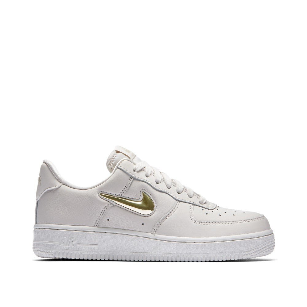 Nike WMNS Air Force 1 Low '07 PRM (Weiß / Gold)  - Allike Store