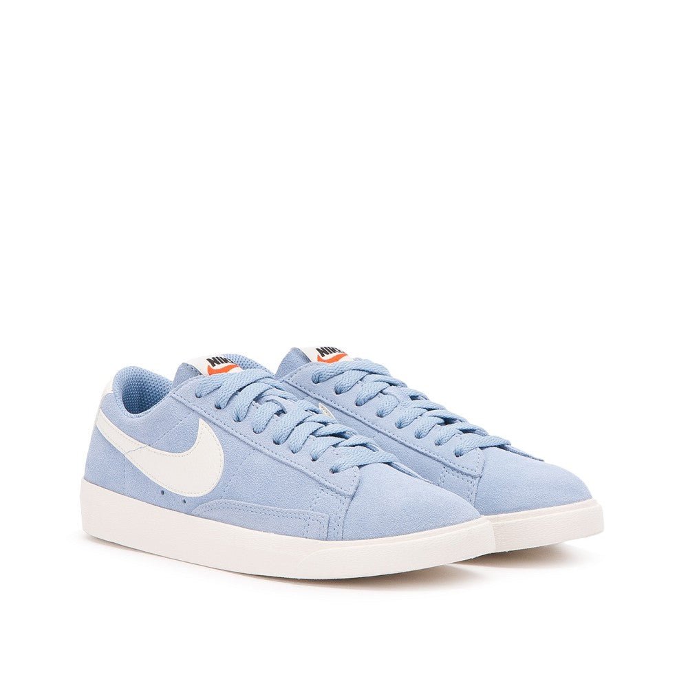 Nike WMNS Blazer Low SD Blau Sail