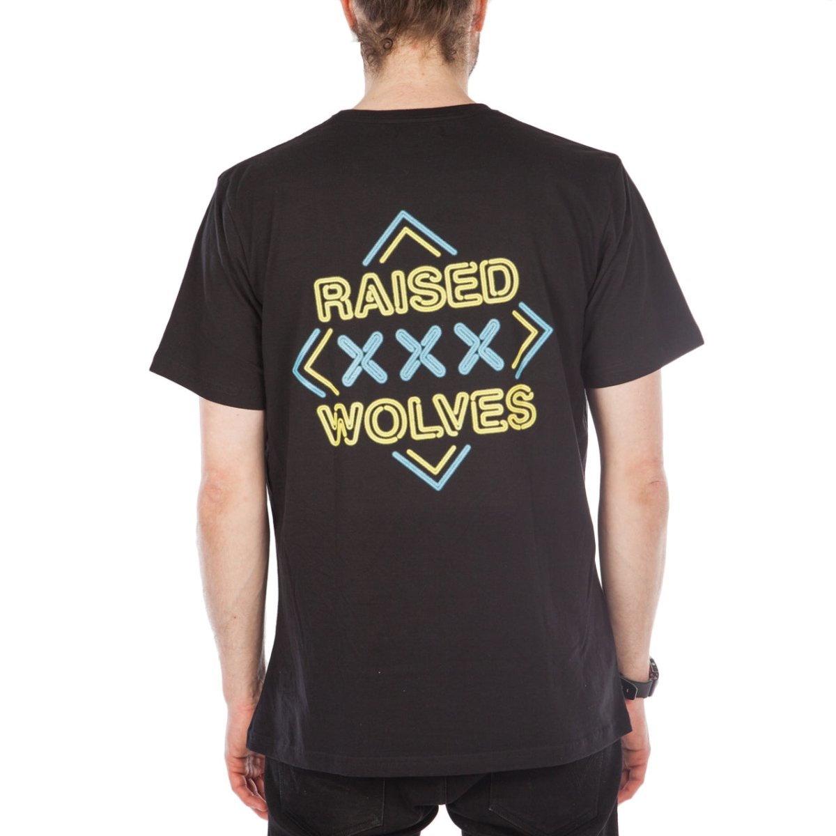 Raised by Wolves Red-Light T-Shirt (Schwarz) - Allike Store