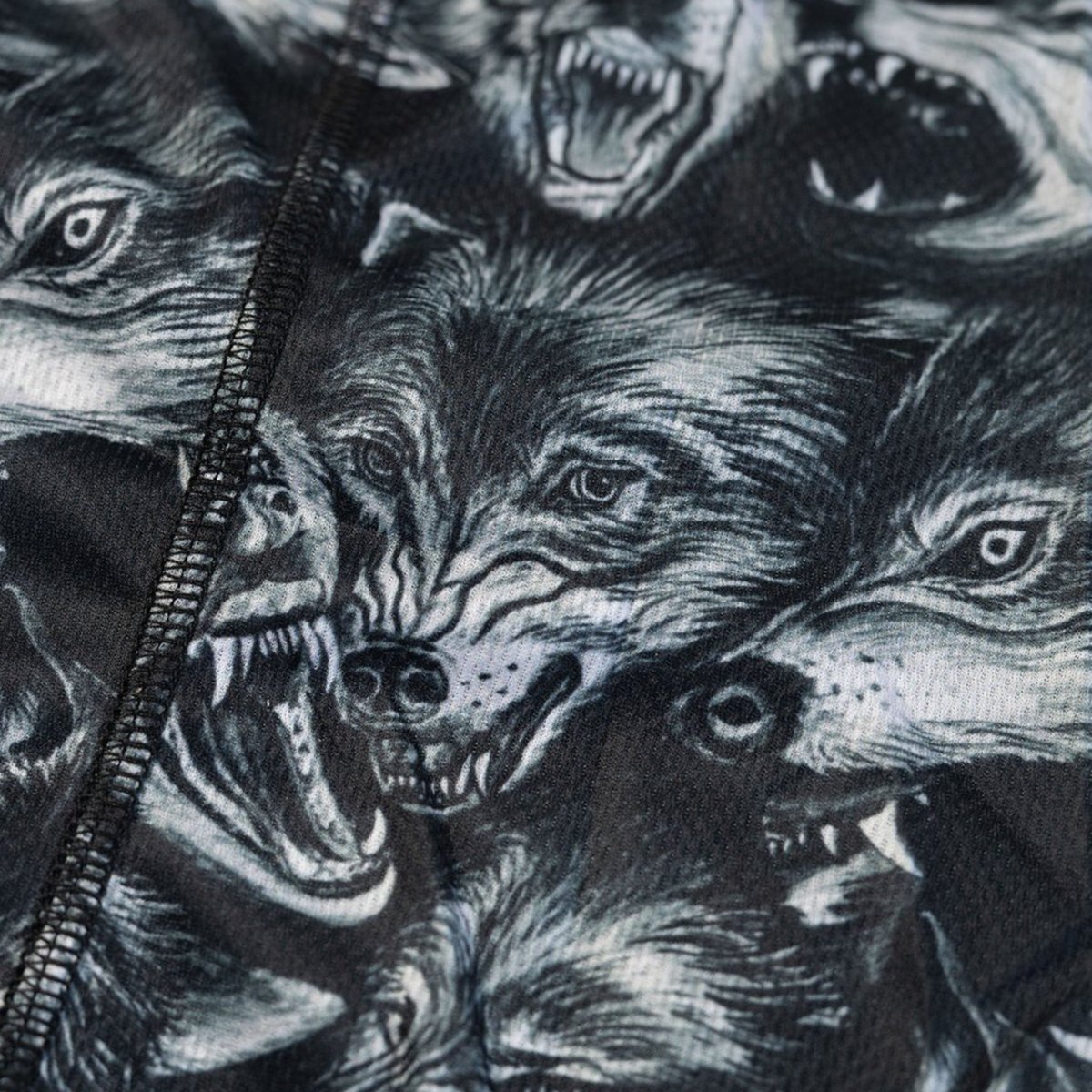 Raised by Wolves Wolf Pack Facemask (Schwarz) - Allike Store
