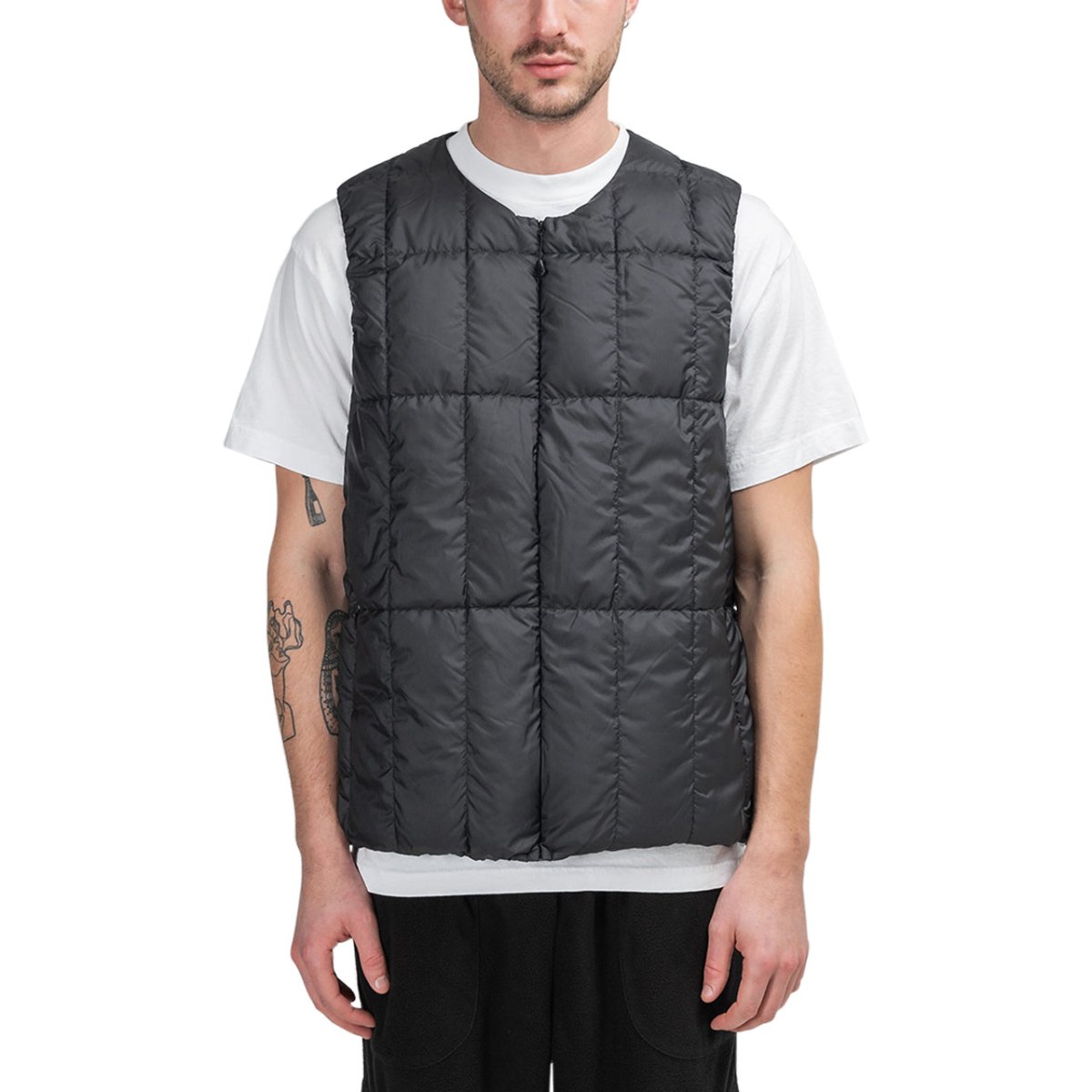 Snow Peak Recycled Middle Down Vest (Schwarz) - Allike Store