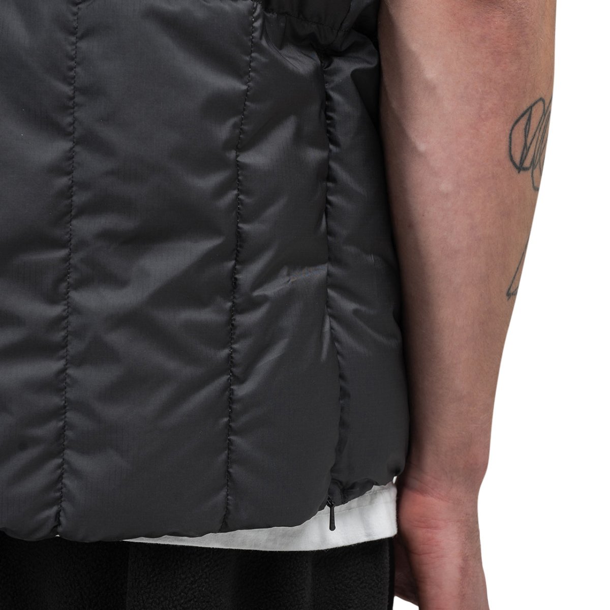 Snow Peak Recycled Middle Down Vest (Schwarz) - Allike Store
