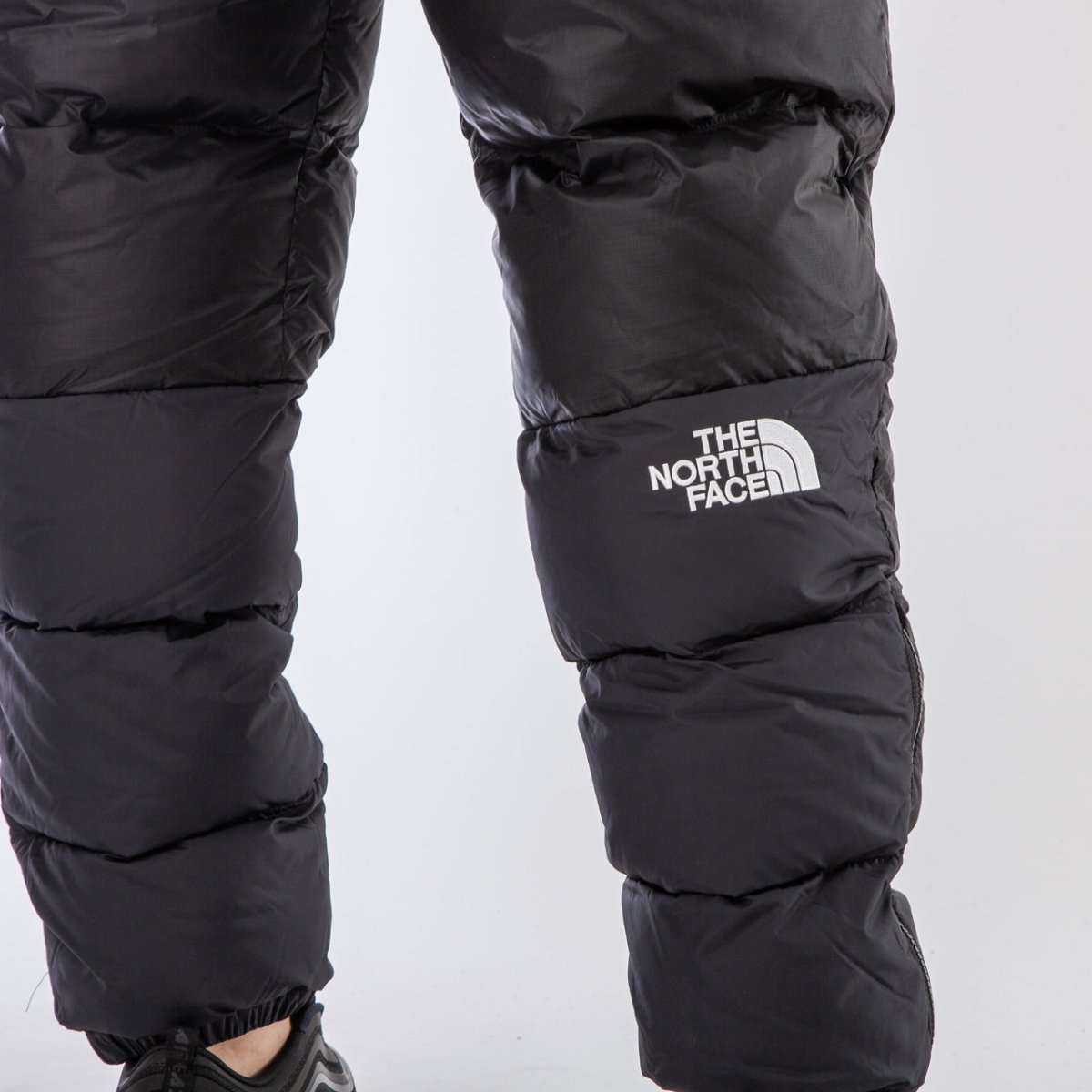 The North Face M Nuptse Bib (Schwarz)  - Allike Store