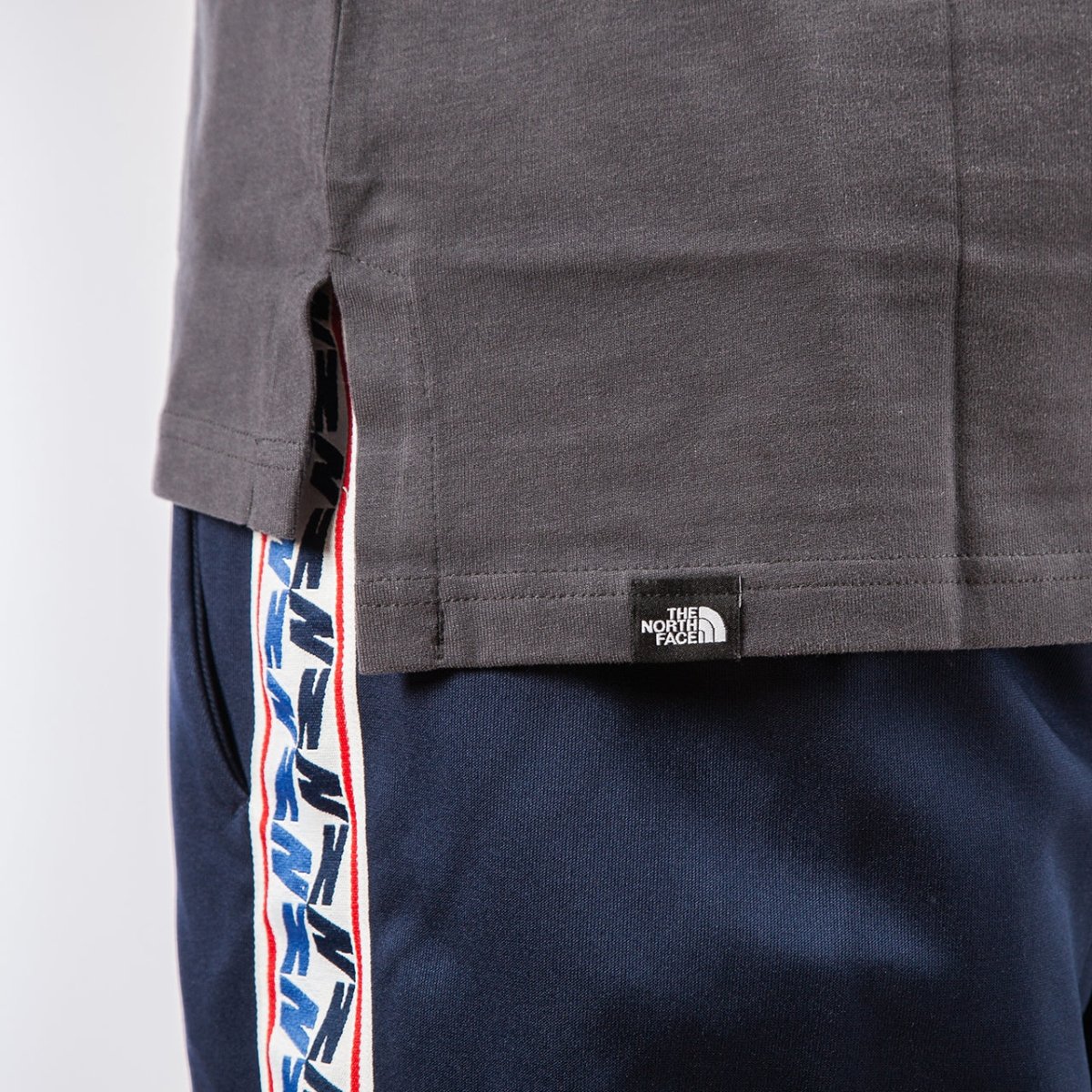 The North Face M SS Fine 2 Tee (Grau) - Allike Store