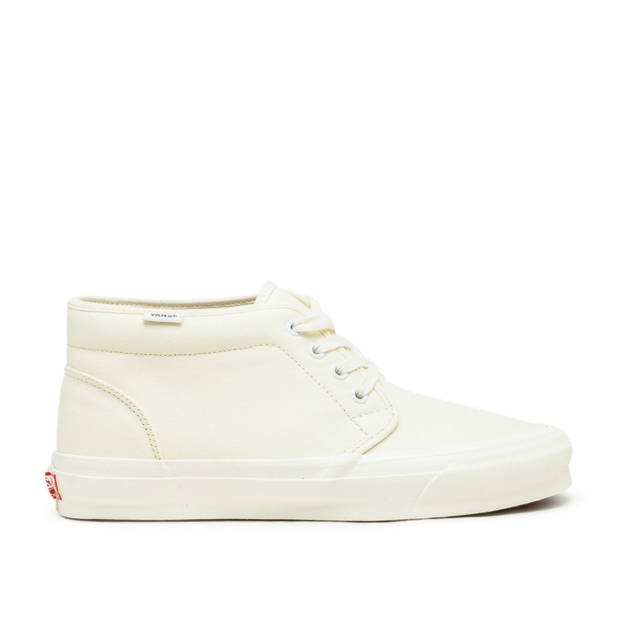 Vans chukka hotsell boot true white