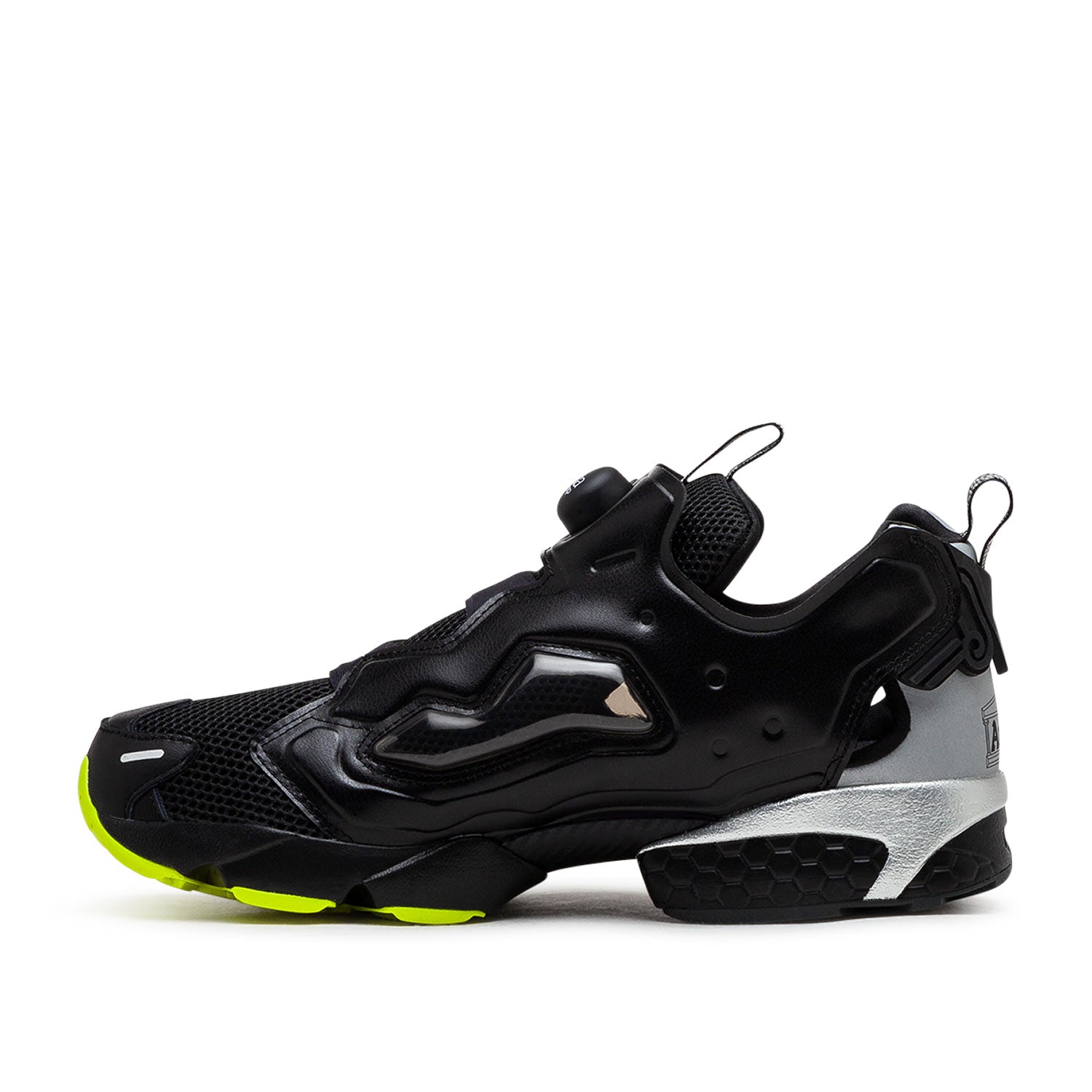 Black reebok pump fury deals