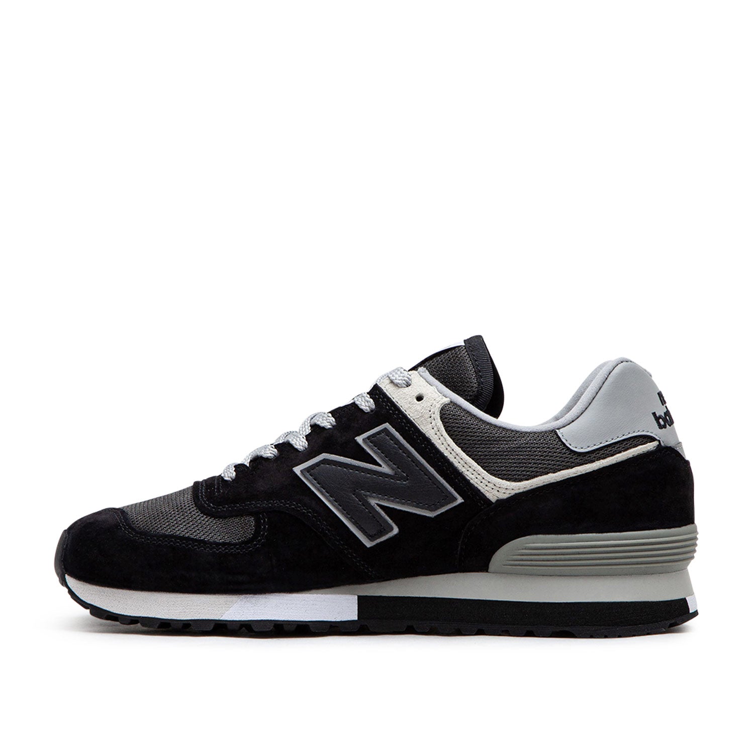 New balance uk outlet black and white