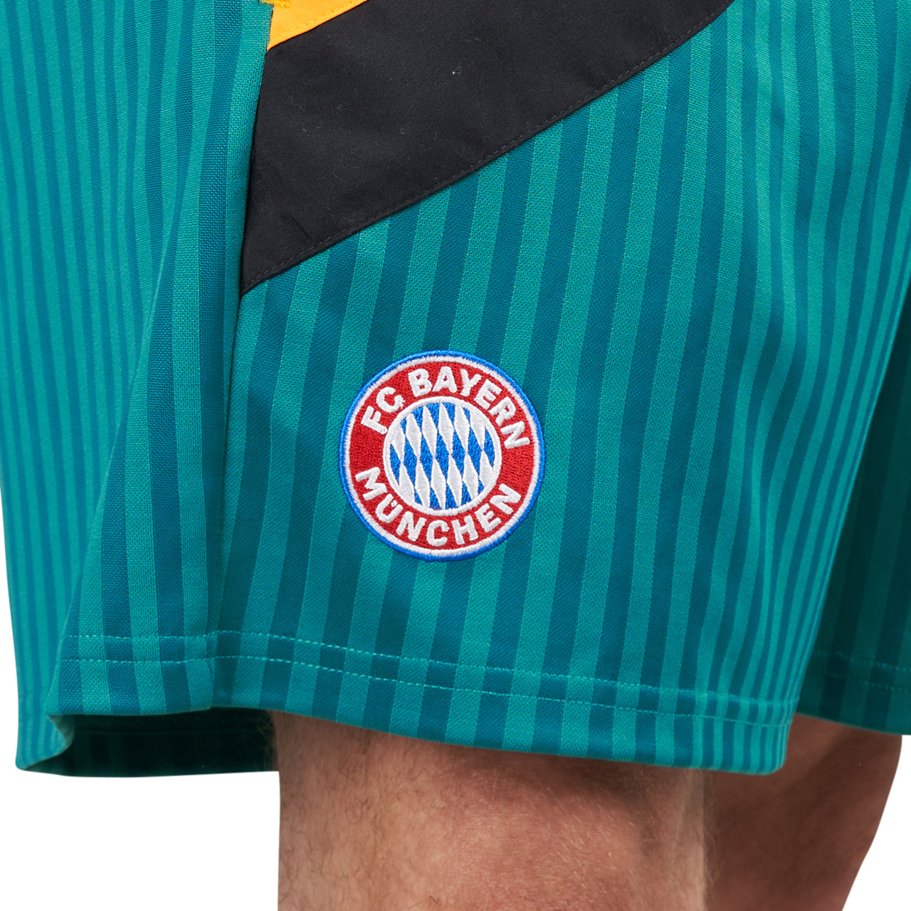 adidas FC Bayern Icon Shorts (Grün / Gelb / Schwarz)  - Allike Store