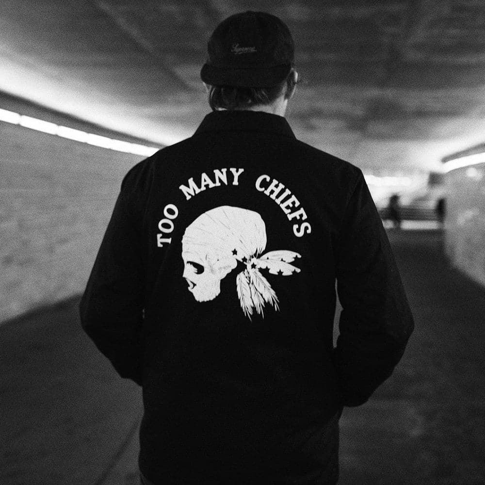 Allike x Black Lodges 'Too Many Chiefs' Coach Jacket (Schwarz)  - Allike Store