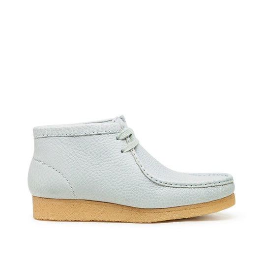 Clarks Originals x Sporty & Rich Wallabee Boot (Hellblau)  - Allike Store
