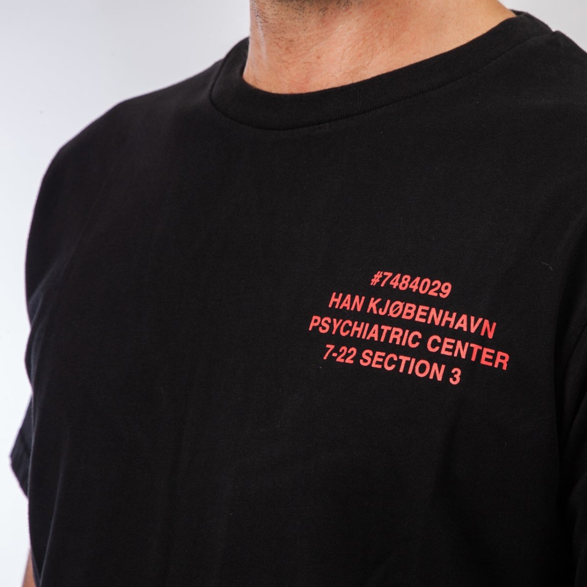 Han Kjobenhavn Casual Black Backprint Artwork T-Shirt (Schwarz)  - Allike Store