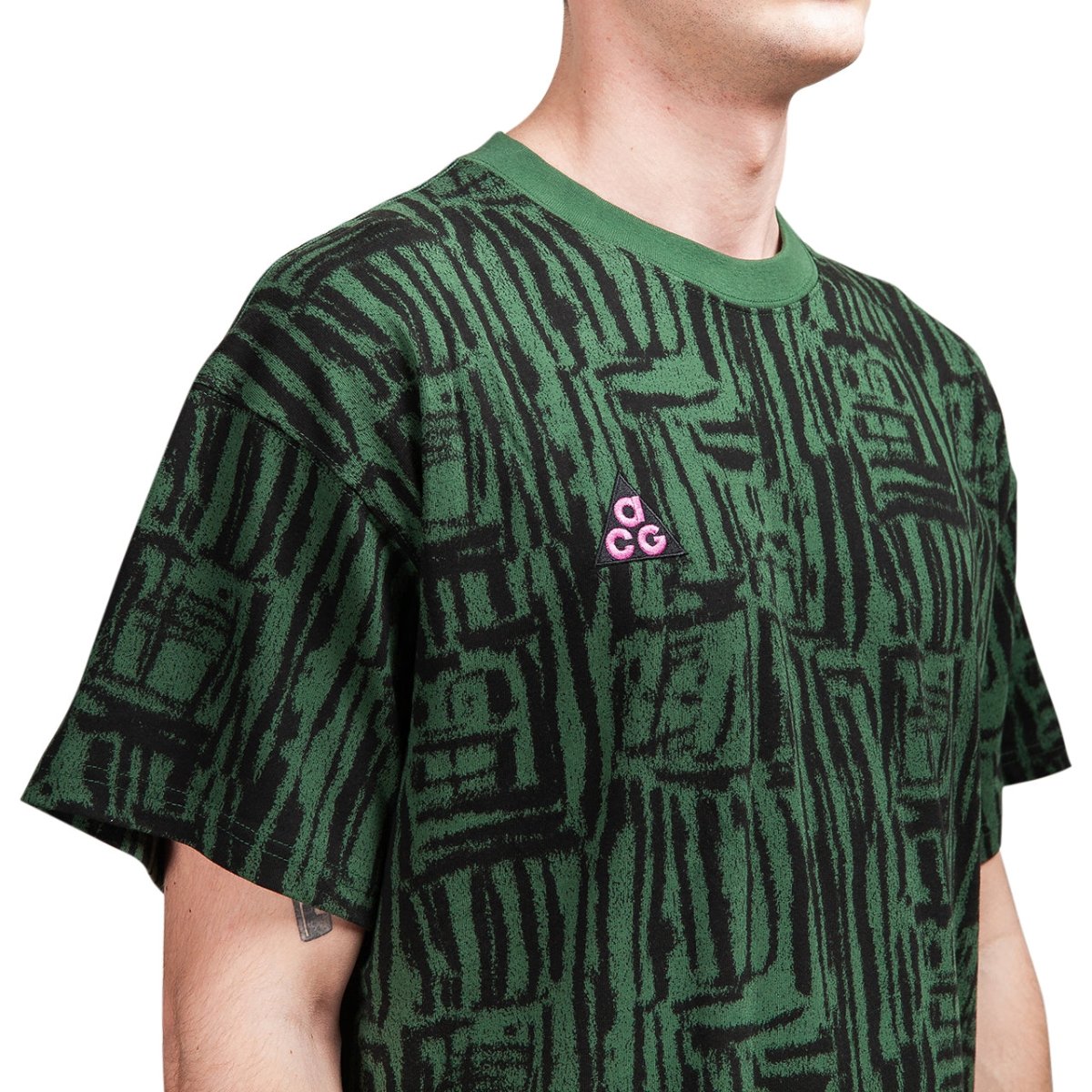 Nike ACG AOP T-Shirt (Schwarz / Grün)  - Allike Store