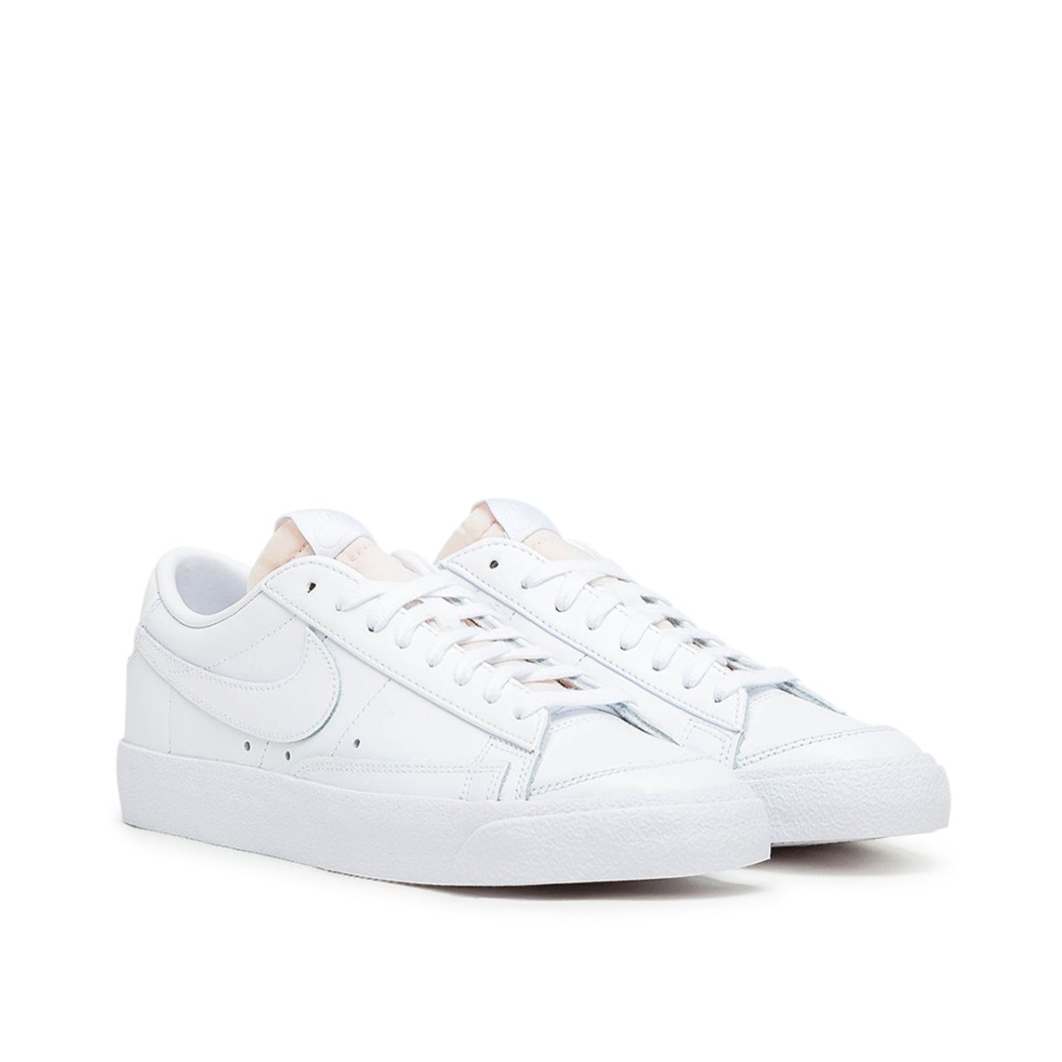 All white best sale nike blazer low