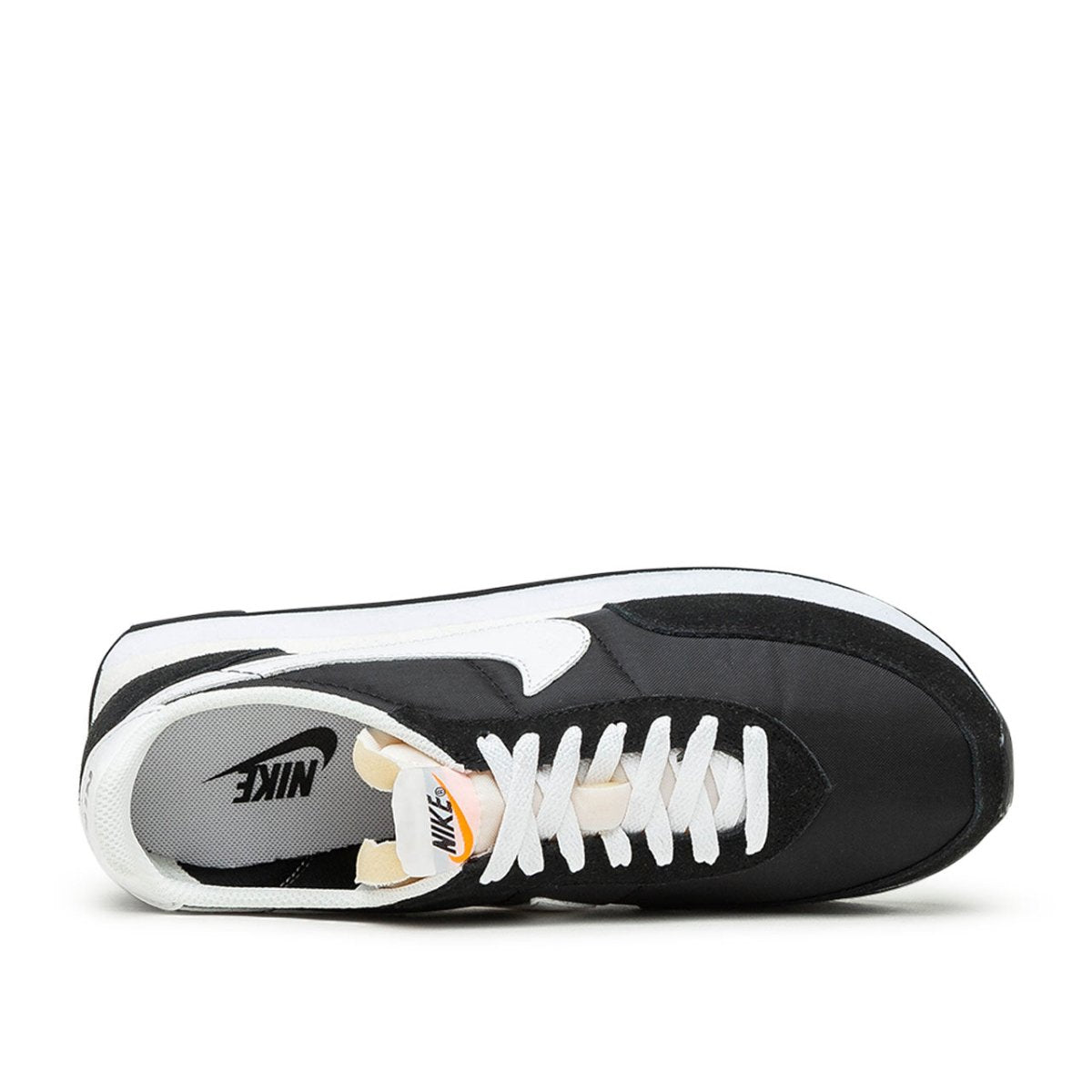 Nike waffle hotsell trainer black