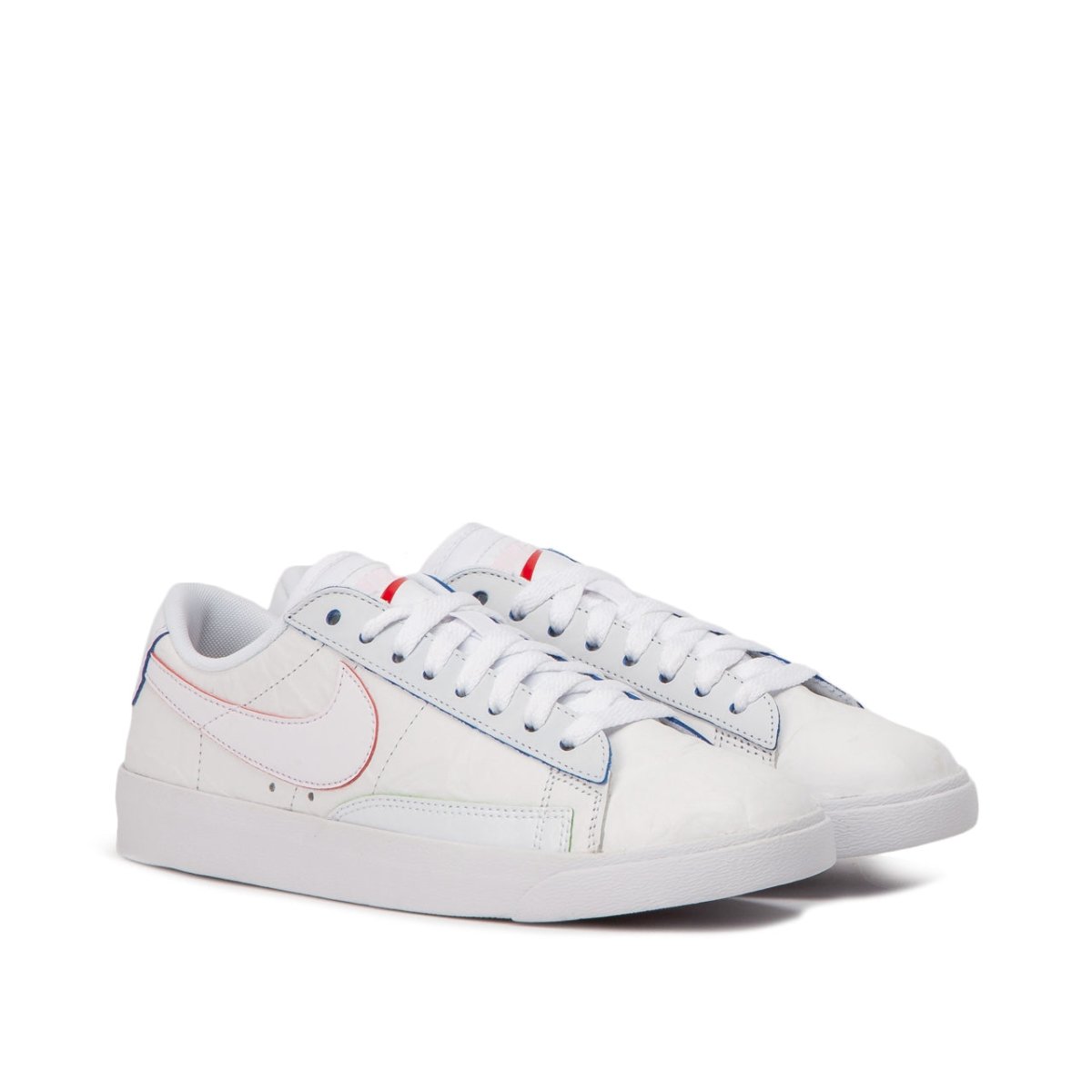 Nike blazer low triple white on sale