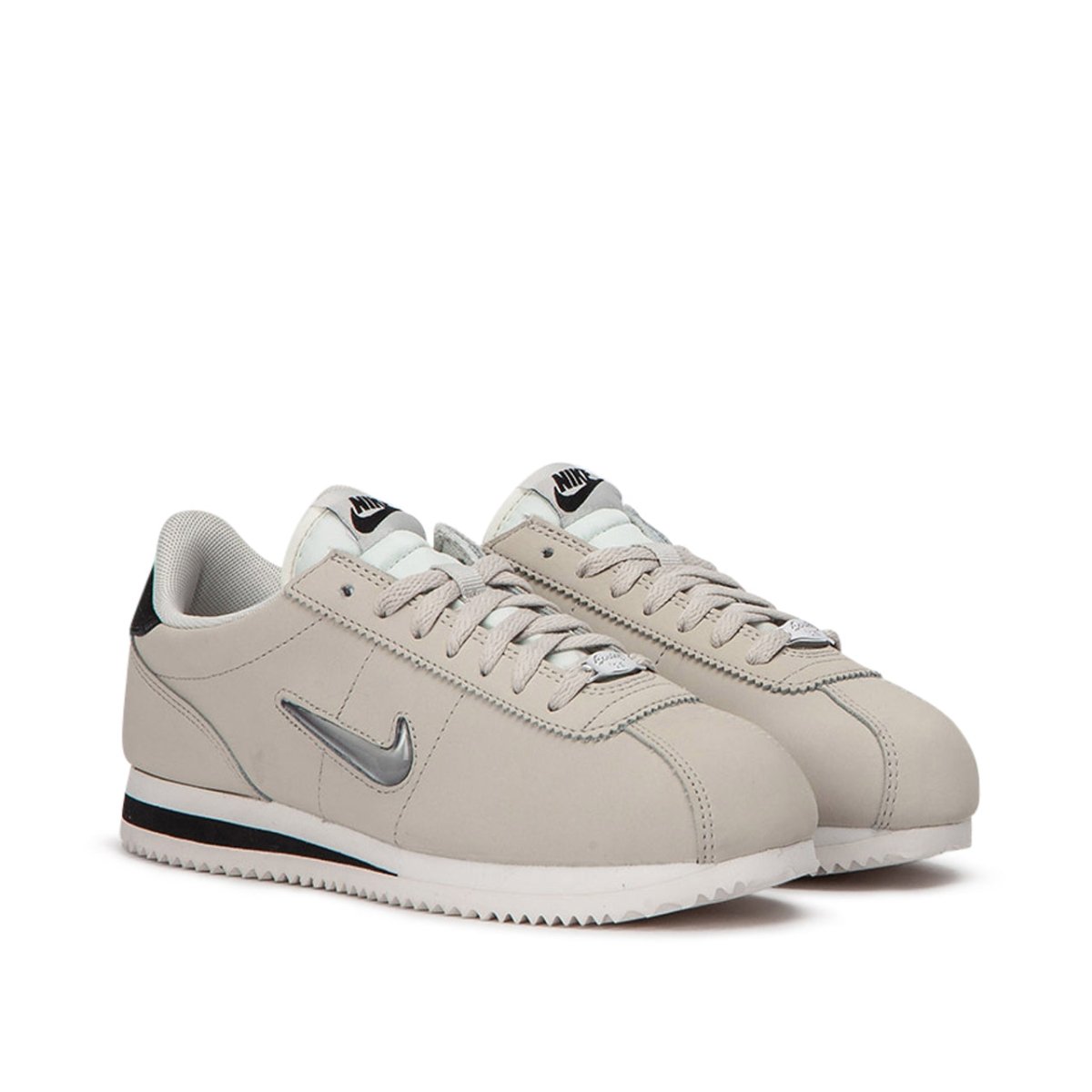 Nike jewell beige best sale