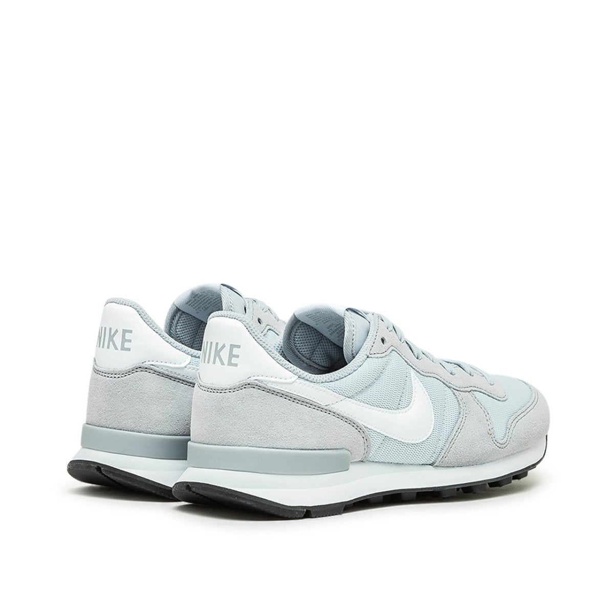 Nike internationalist light on sale silver