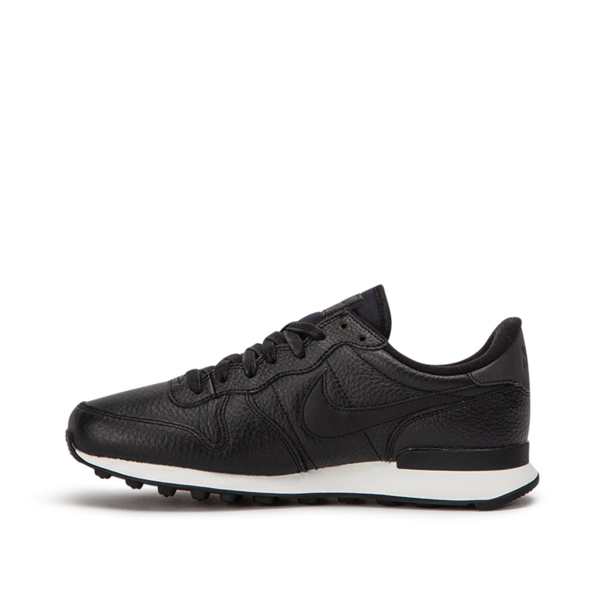 Nike wmns internationalist black hotsell