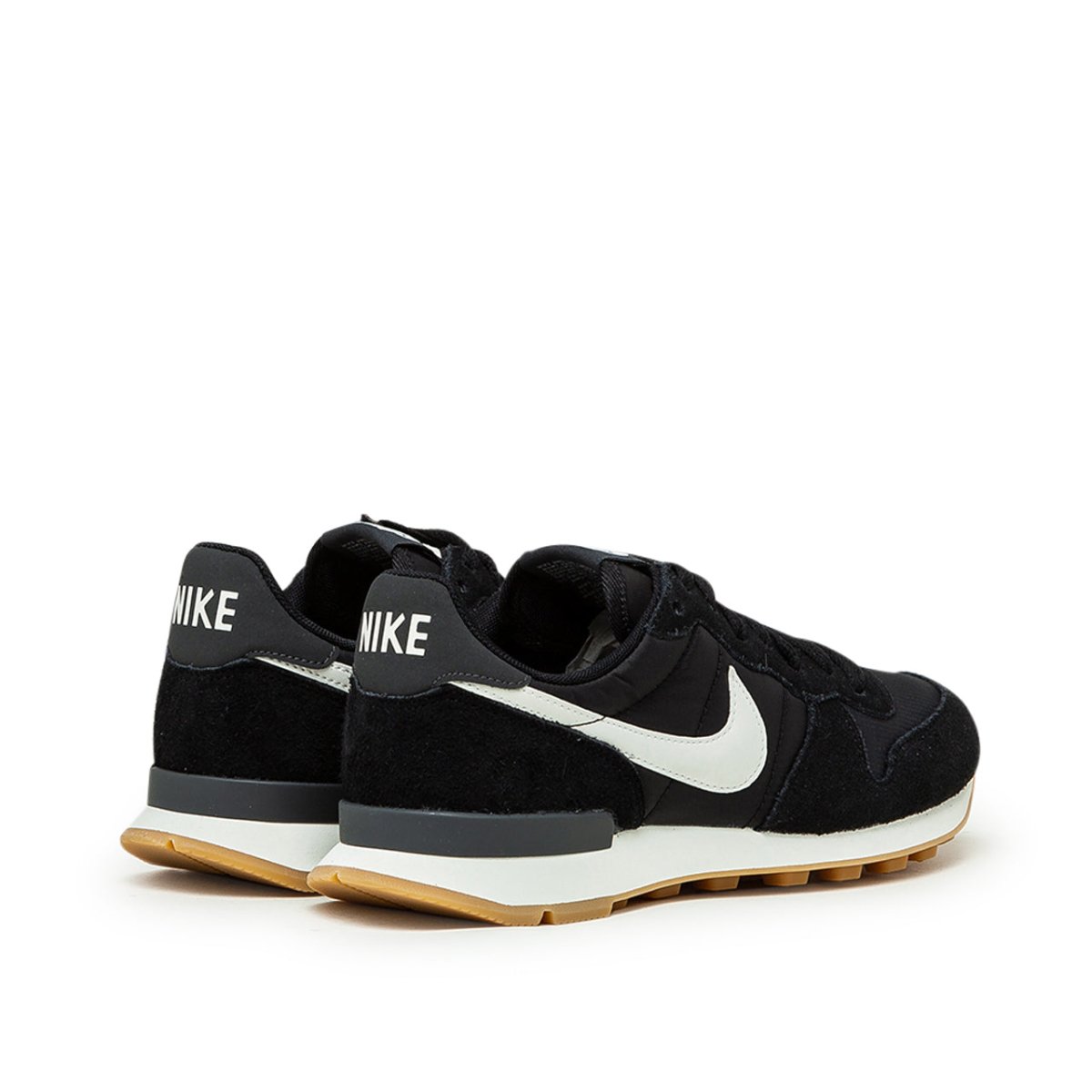 Nike black and white cheap internationalist trainers