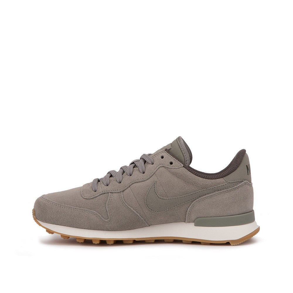 Nike WMNS Internationalist SE (Khaki)  - Allike Store