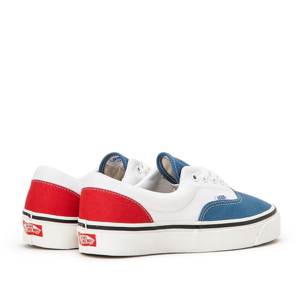 Vans ship sales to store