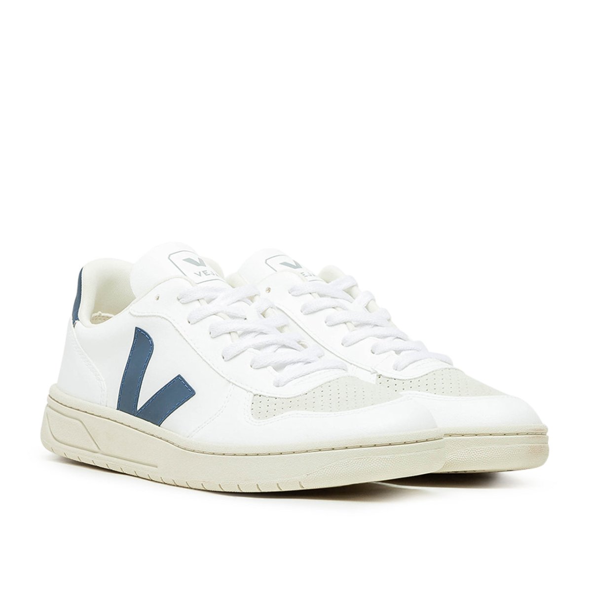 Veja shipping deals