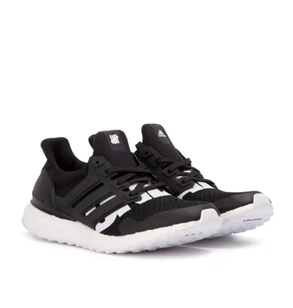 UNDEFEATED x adidas Ultra Boost (Schwarz / Weiß)