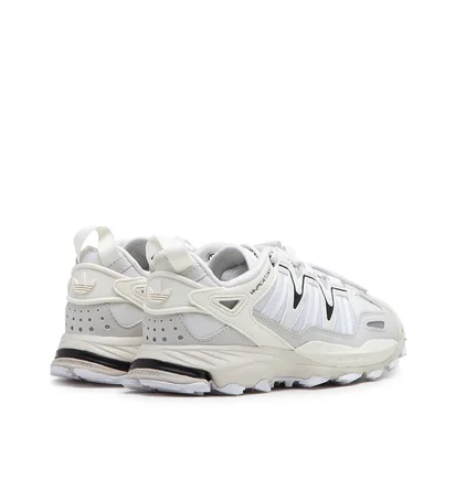 adidas WMNS Hyperturf (Beige / Weiß)