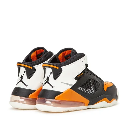 Air Jordan Mars 270 (Weiss / Schwarz / Orange)