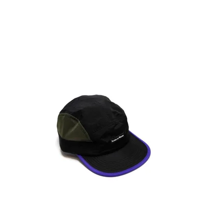Raised by Wolves Running Cap (Schwarz)