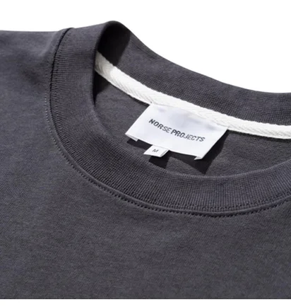 Norse Projects Johannes Pocket Tee (Dunkelgrau)